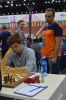 Магнус Карлсен вместе с сборной Норвегии добился высокого результата. Сначала правда игра не шла. Сделал несколько ничьих против обычных гросов. Неудивительно. К чемпиону мира всегда много внимания. Он даже капюшон во время партии натягивал, чтобы сконцентрироваться. И свои +5 все-таки набрал